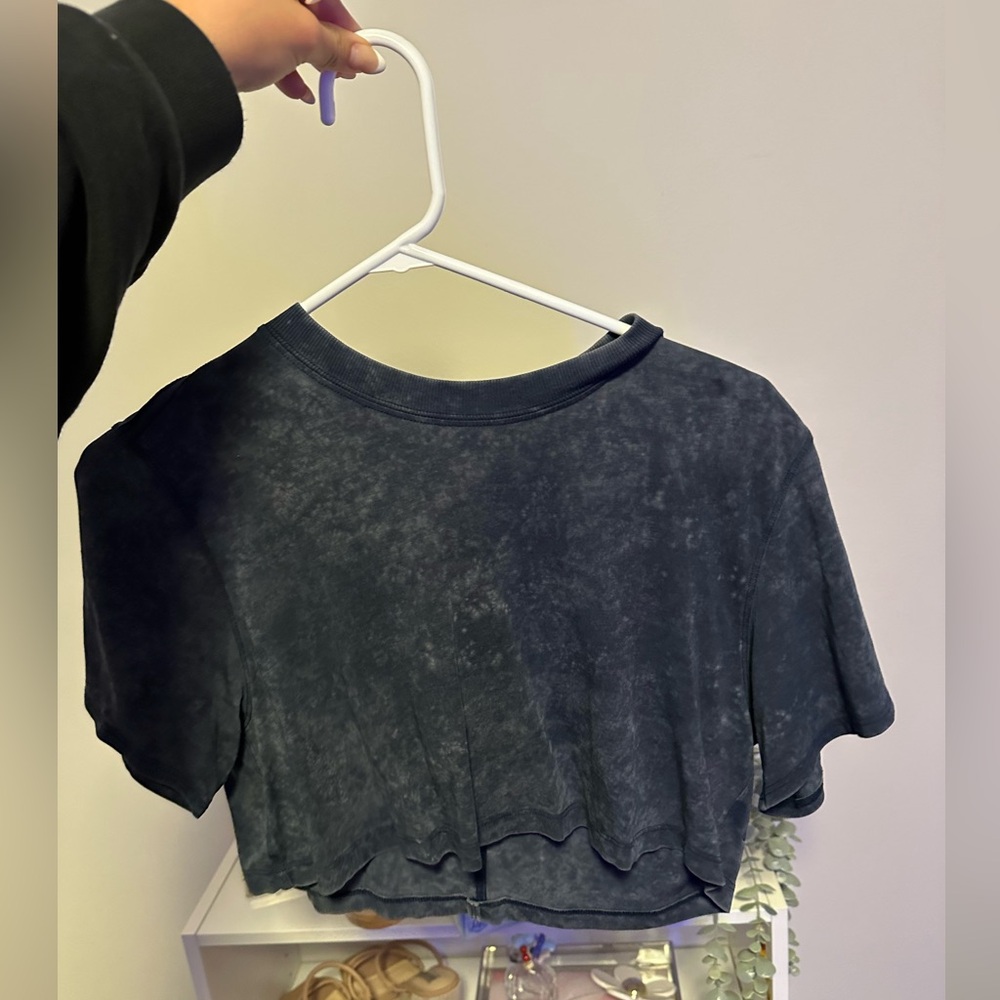 Lulu cloudy wash true navy crop top